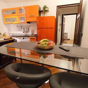 appartamento-signorile-nel-centro-adiacente-piazza-de-ferrari.hotelitalianriviera.com/